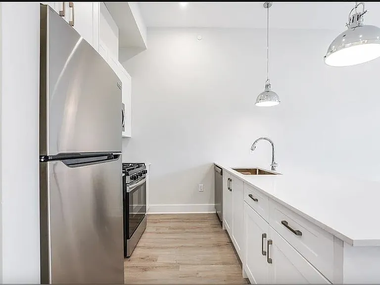 658 Grand St #201 — Photo 6