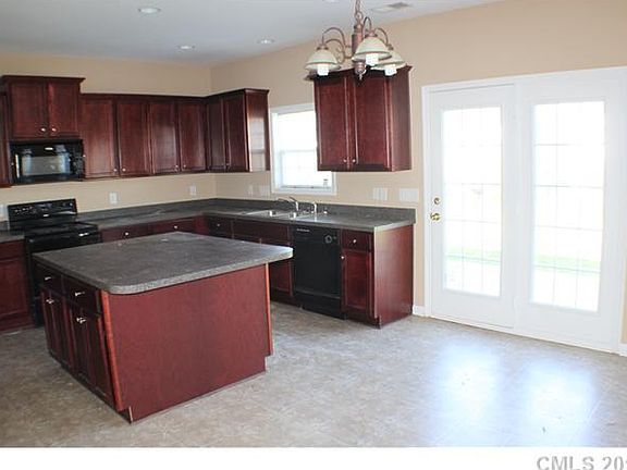 4th image of 1547 Bay Meadows Ave
