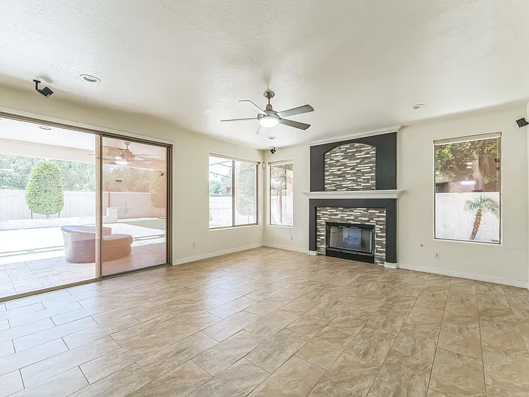 1111 W Washington Ave — Photo 20