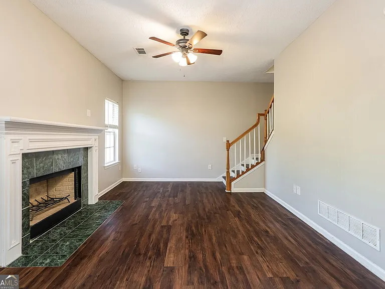 5929 Rosie Ln SE — Photo 4