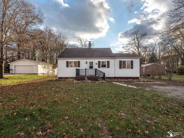 3843 E Stein Rd, La Salle, MI 48145