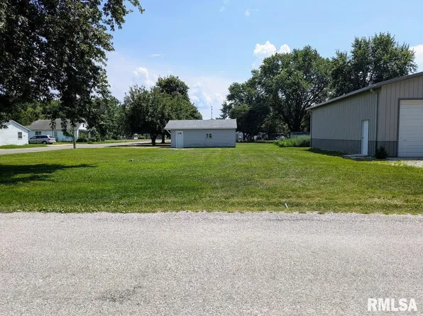 503 S 6th St, Girard, IL 62640
