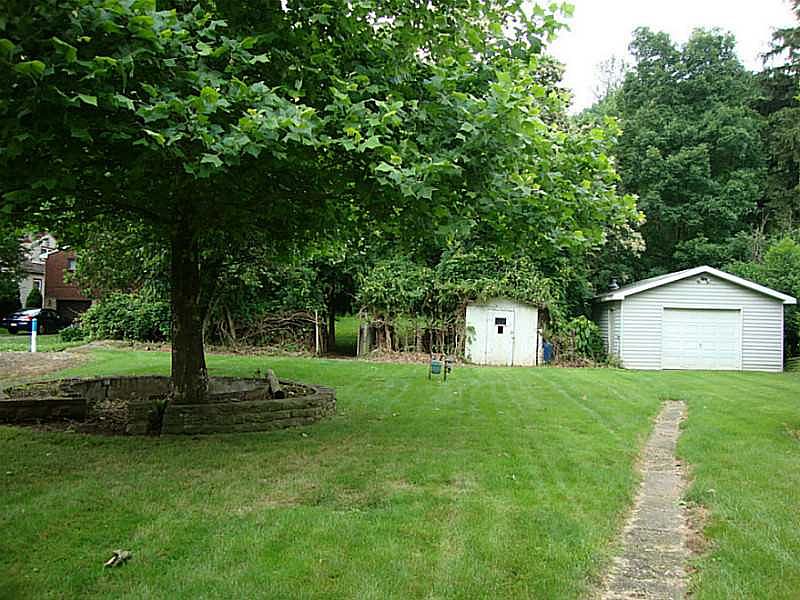 2nd image of 1012 Lewis Run Rd
