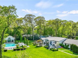 4 Canterbury Rd, Glen Head, NY 11545