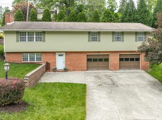 101 Forest Dr, Morgantown, WV 26505