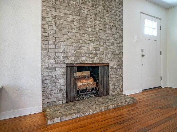 5th image of 4503 Marquette Ave NE