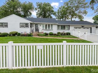 330 Campbell St, Woodbridge, NJ 07095
