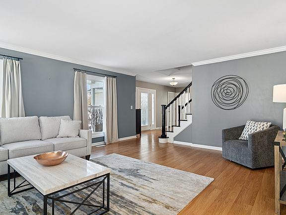 3rd image of 4210 N Walnut Ave