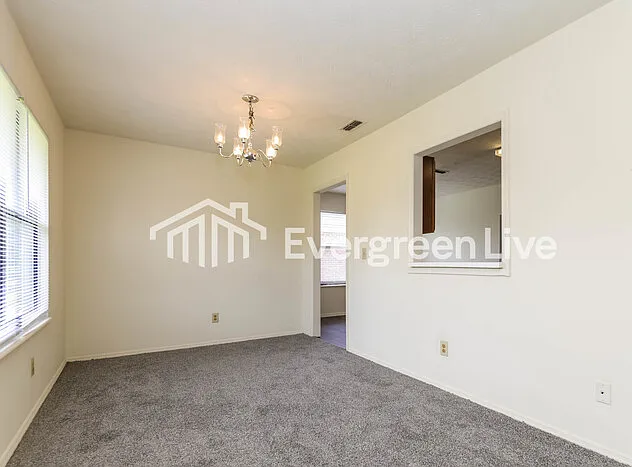 3 bed, 2.0 bath, 1842 sqft, $1,795 — Photo 4