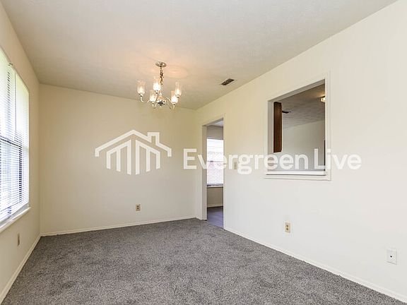 4th image of 8688 Deer Hollow Dr