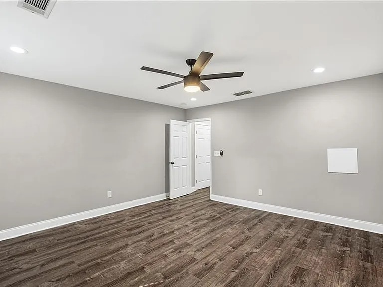 2866 Belvedere Ln — Photo 16