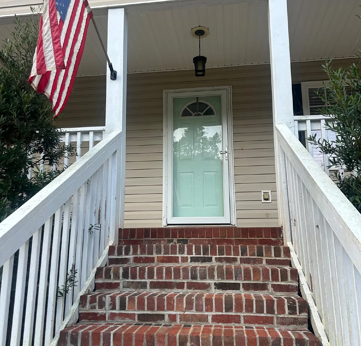 3 bed, 3.0 bath, 1618 sqft, $2,000 — Photo 3