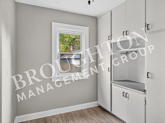 2nd image of 5848 Acoma Dr