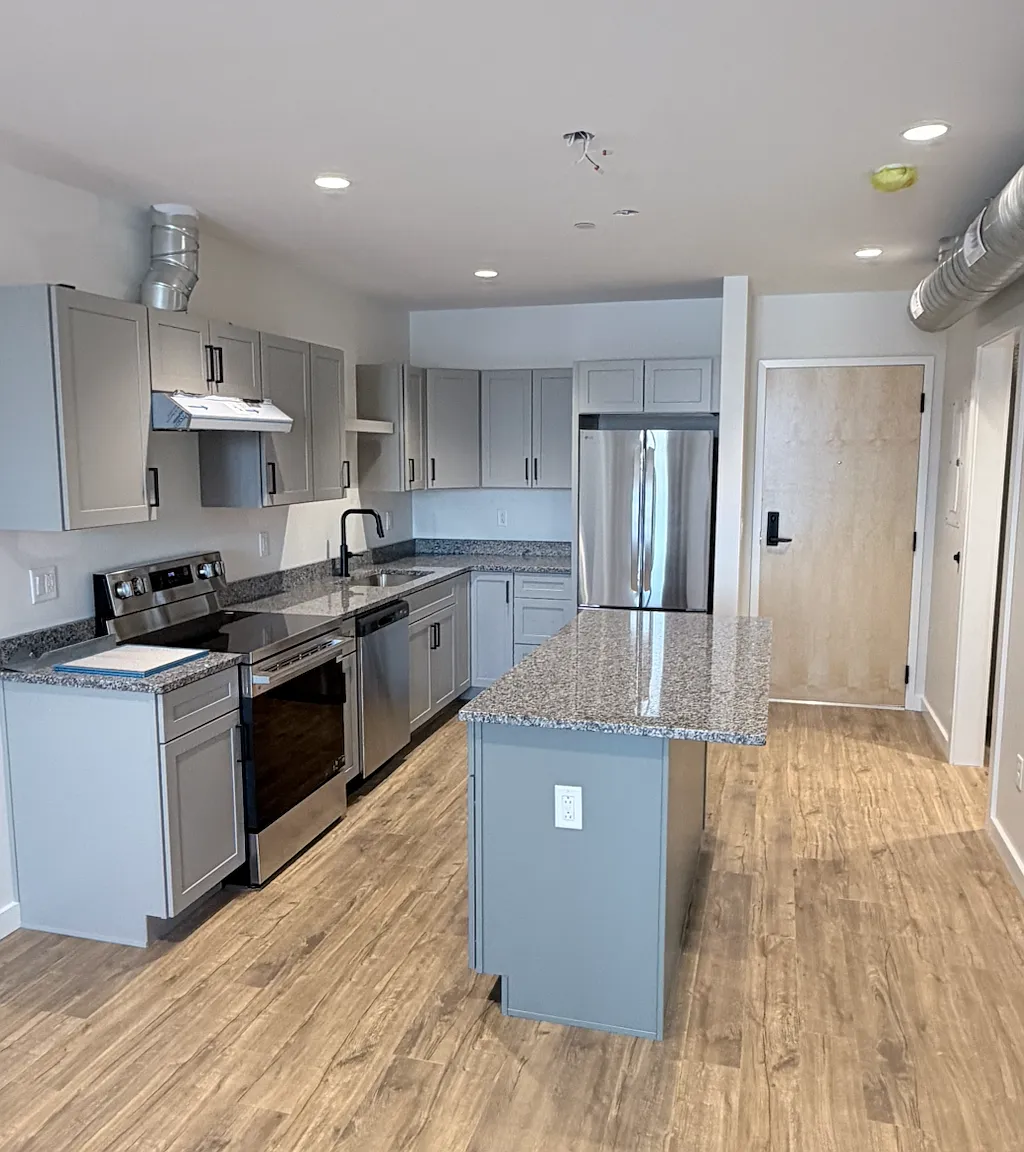 1 bed, 800 sqft, $1,800 — Photo 3