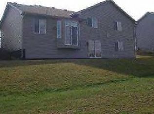 824 Lindsey Ln, Belle Plaine, MN 56011