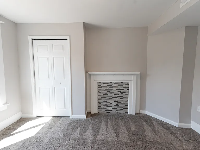 2225 Bensonia Ave — Photo 14