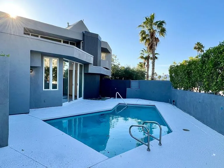 2286 N Junipero Ave — Photo 5