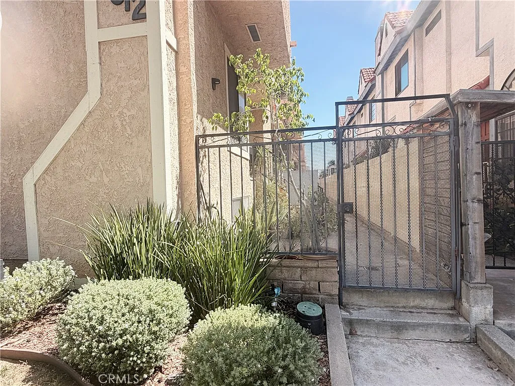 3 bed, 2.5 bath, 1514 sqft, $3,390 — Photo 4