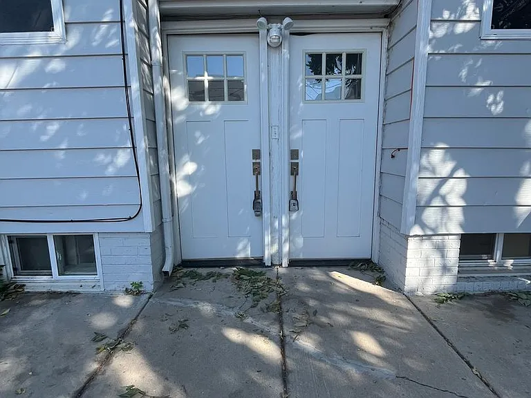 1609-1611 Hooker Street — Photo 16