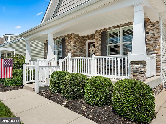 4th image of 29498 Glenwood Dr