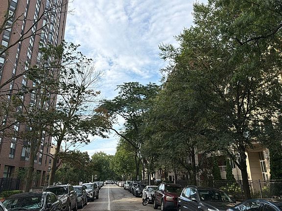 4th image of 5230 N Kenmore Ave APT 2C