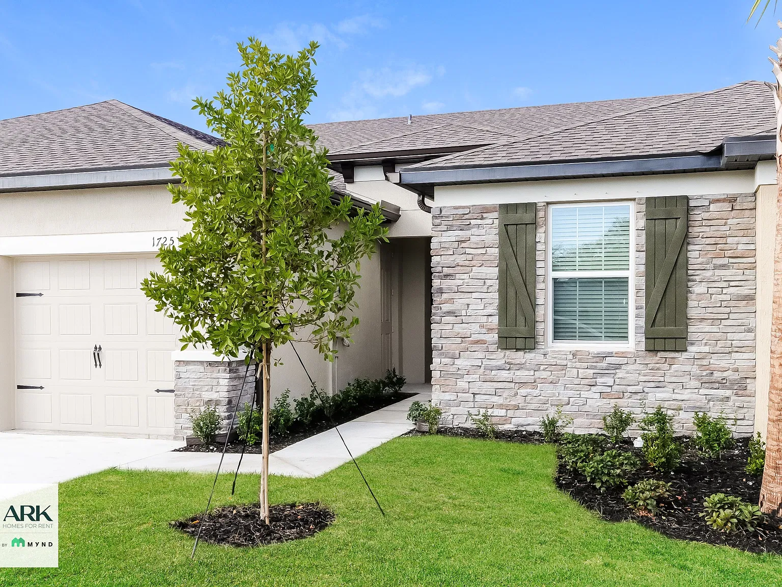 3 bed, 2.0 bath, 1494 sqft, $2,395 — Photo 2