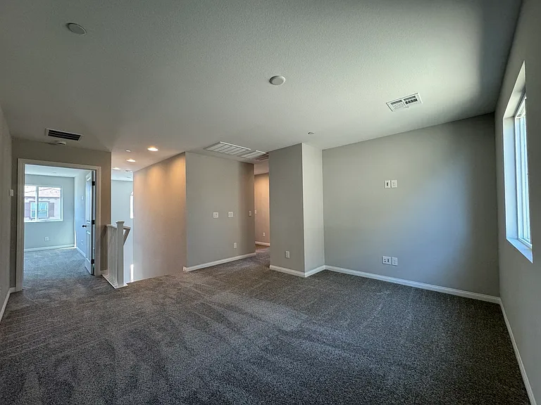 8564 Luse St — Photo 7