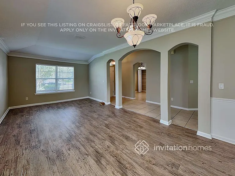 1033 Dunstable Ln — Photo 3
