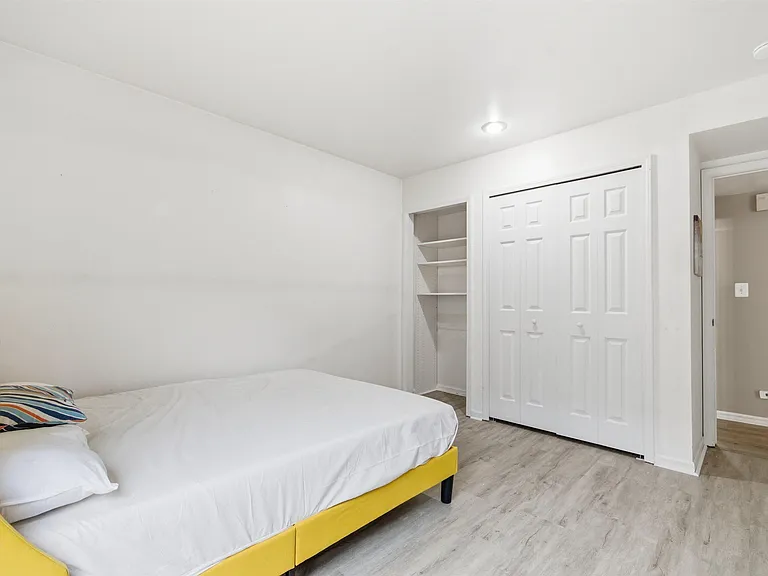 1235 S Maple Rd #201 — Photo 22