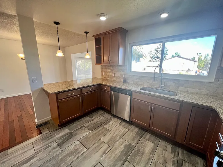 1544 S Fraser Way — Photo 8