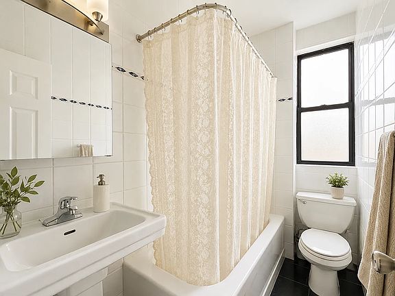 5th image of 27 W 96th St APT 16E