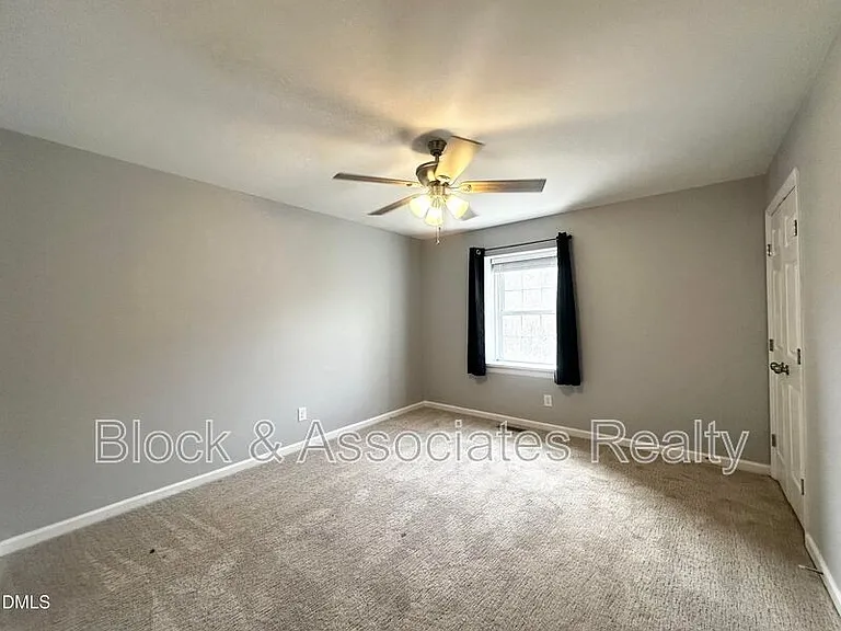 4808 Blue Bird Ct #D — Photo 11