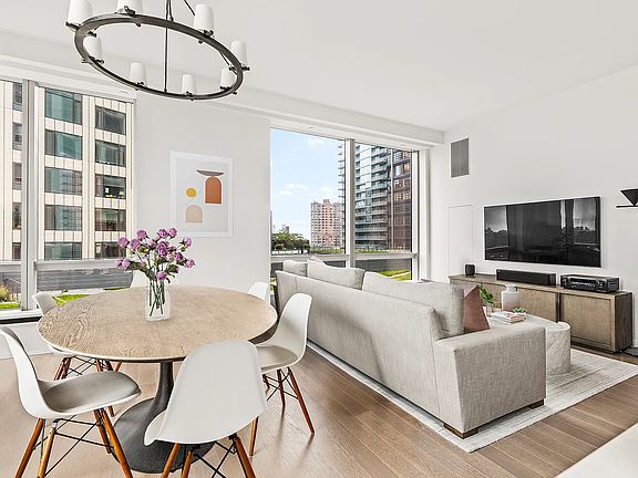 2nd image of 1 City Poin APT 15F