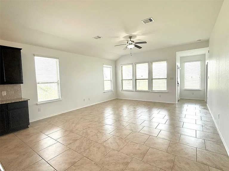 23603 Legano Dr — Photo 10