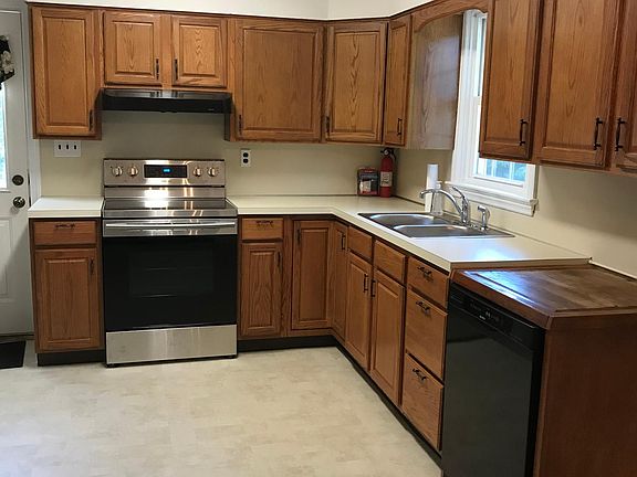 4th image of 402 Southview Ave