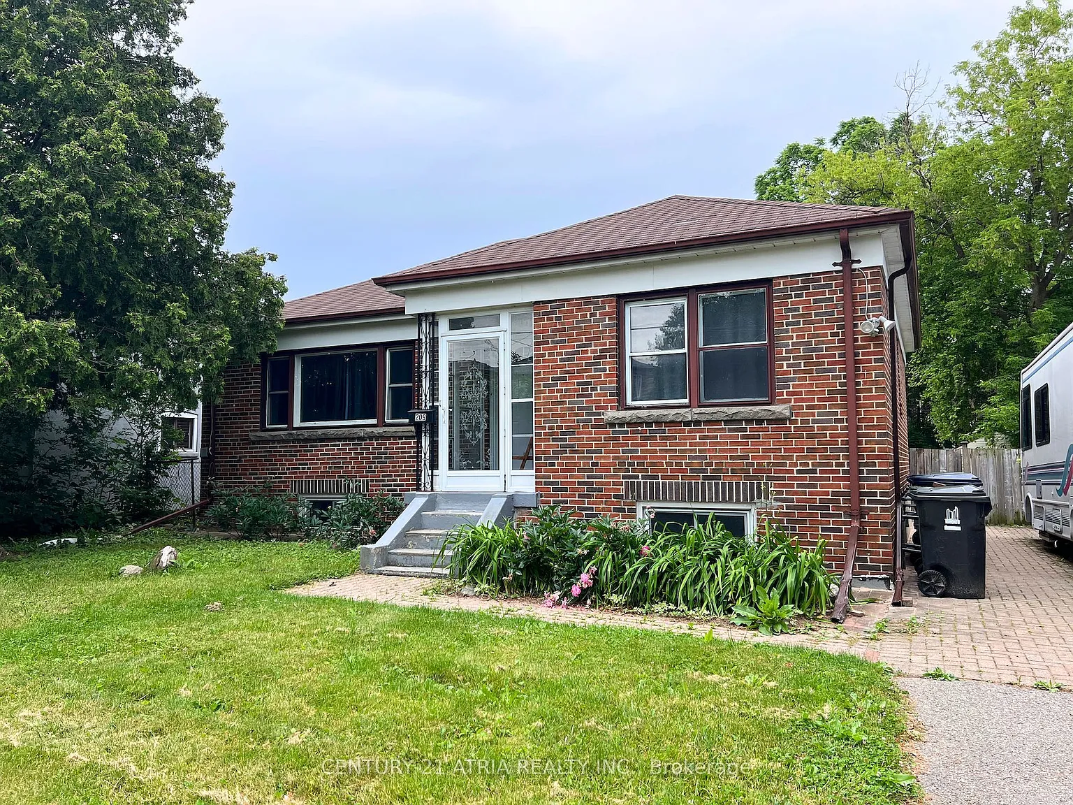 2 bed, $1,800 — Photo 1