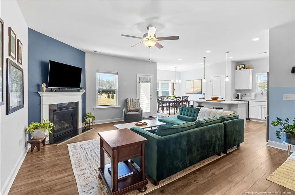 4 bed, 2.0 bath, $2,150 — Photo 2