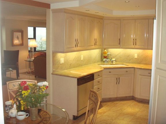 Kitchen w/SS Appliances