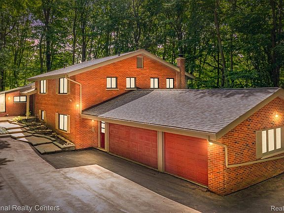 2nd image of 20173 W Whipple Dr