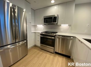 686 Washington St #18G, Boston, MA 02111