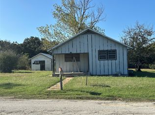 640 S Preston St, De Leon, TX 76444