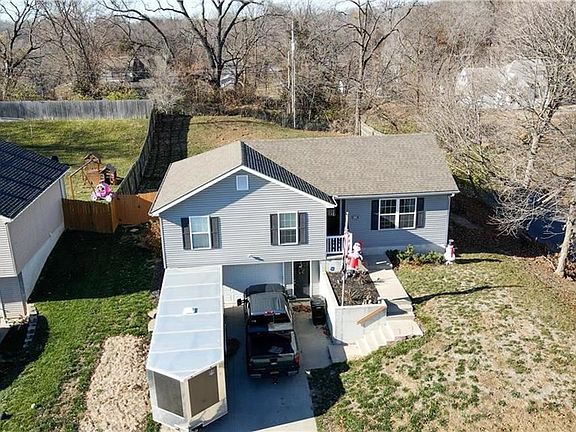 2nd image of 2402 Shirley Dr