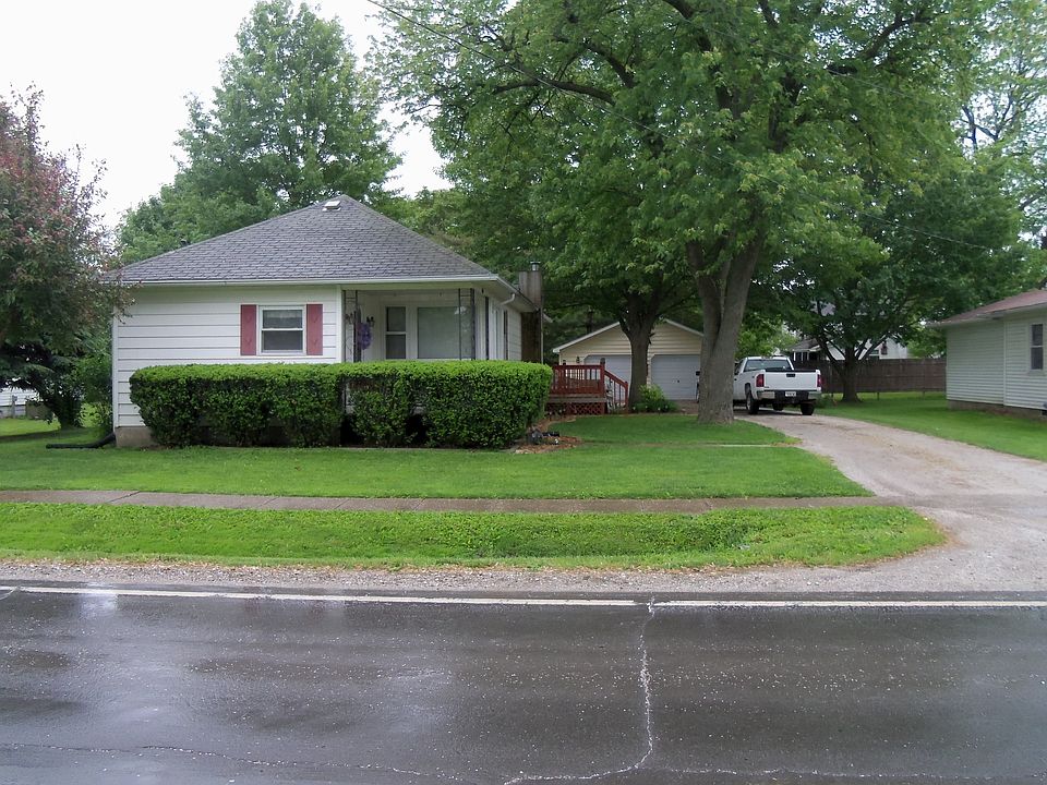 1st image of 400 E Adams St
