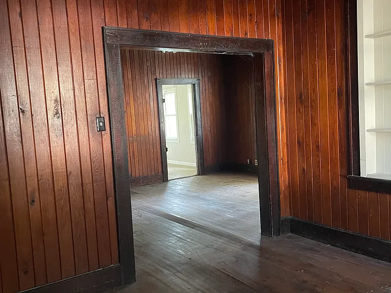 305 J.t. Polk Dr — Photo 8