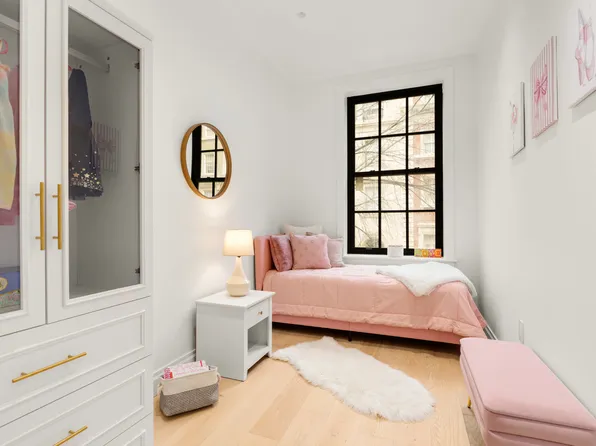 46 East 65th Street image 9 of 19