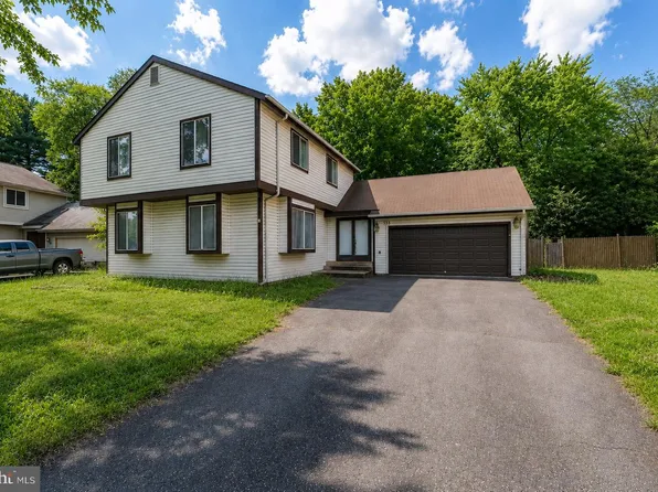 133 Kale Ave, Sterling, VA 20164