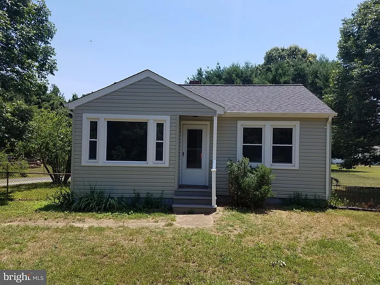 10118 Dahlgren Rd — Photo 1