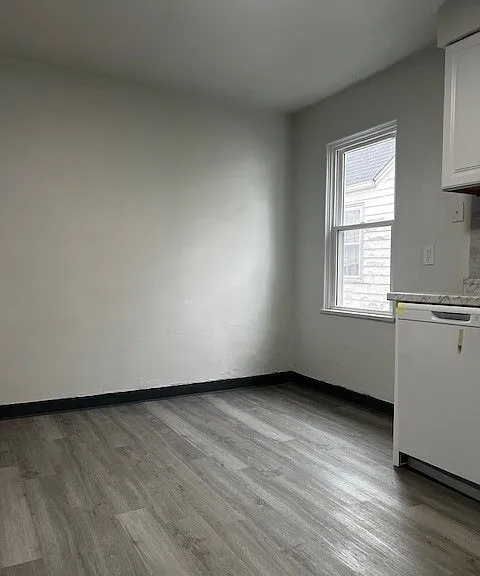 411 Wesley Ave — Photo 5