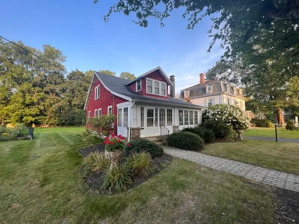 18 Main St, North Easton, MA 02356