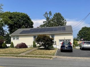 185 Yerger Rd, Fair Lawn, NJ 07410